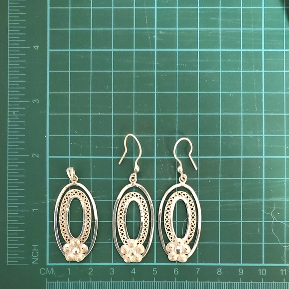 925 Silver Open Oval Pendant and Earrings Filigree and Flower Pattern. - Picture 5 of 5